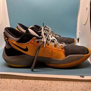 Zoom Freak 2 Giannis Nike Basketball Shoes Yellow/Grey/Silver/Black Size 9 Men